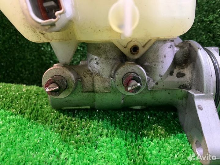 Главный тормозной цилиндр Toyota Corolla Fielder