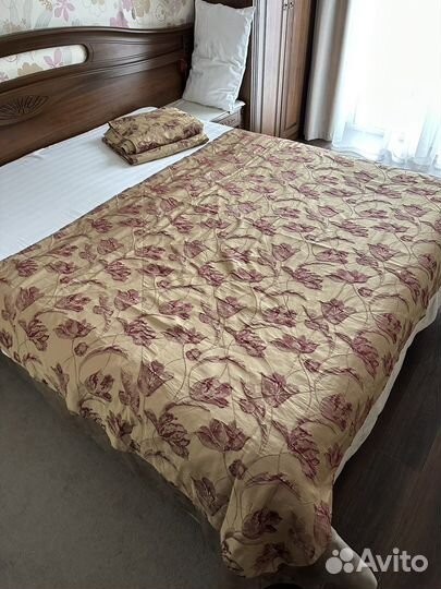 Покрывало на кровать + шторы
