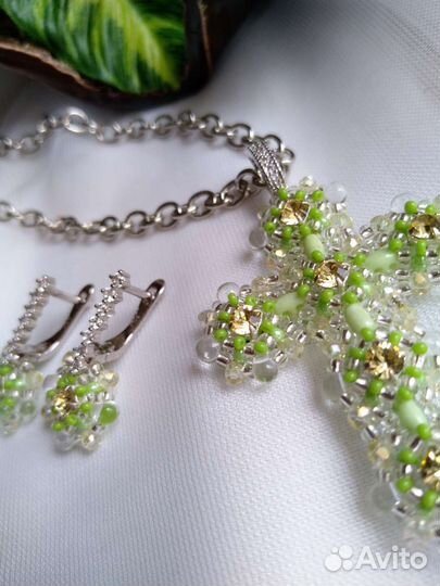 Крест и серьги