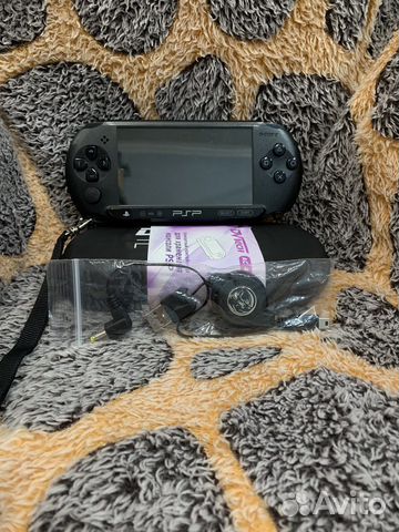 Sony PSP E1008 + 4 GB