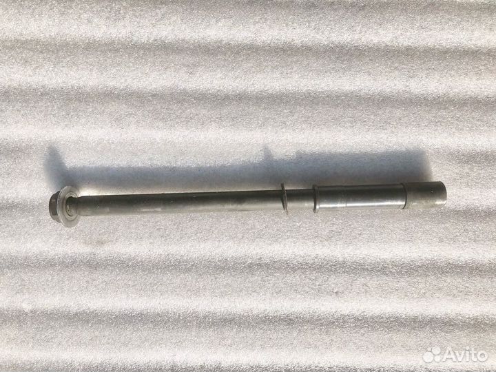 Yamaha FJR 1300 03 ось заднего колеса