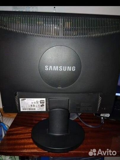 Монитор Samsung SyncMaster 943N