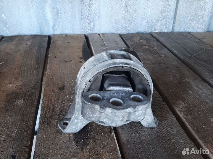 Подушка двигателя Opel Astra H Z18XER