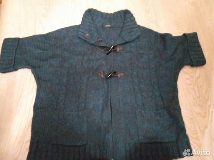 Кофточки зимние в хорошем состоянии,чулки