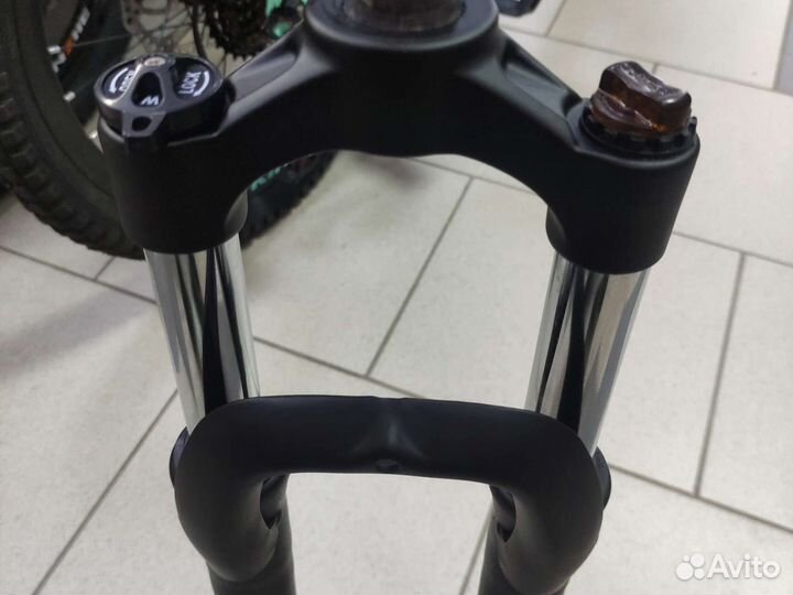 Вилка 29 дюймов с блокировкой новая