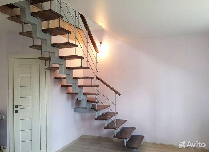 Лестница в дом или квартиру