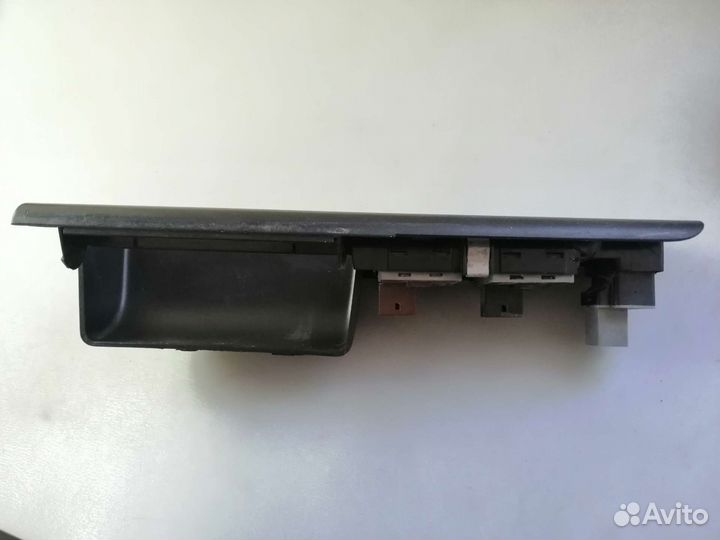 Блок управления стеклоподъемниками Volkswagen Polo