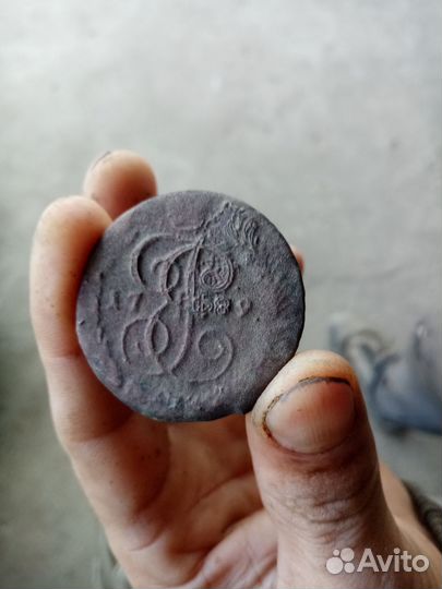 Продам старинные монеты