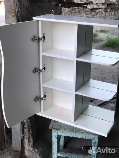 Полка настенная в ванную