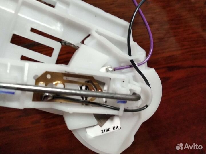 Датчик измеритель топлива в баке Веста