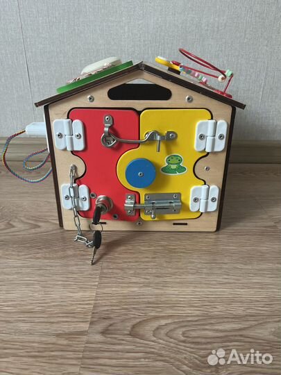 Бизиборд домик со светом