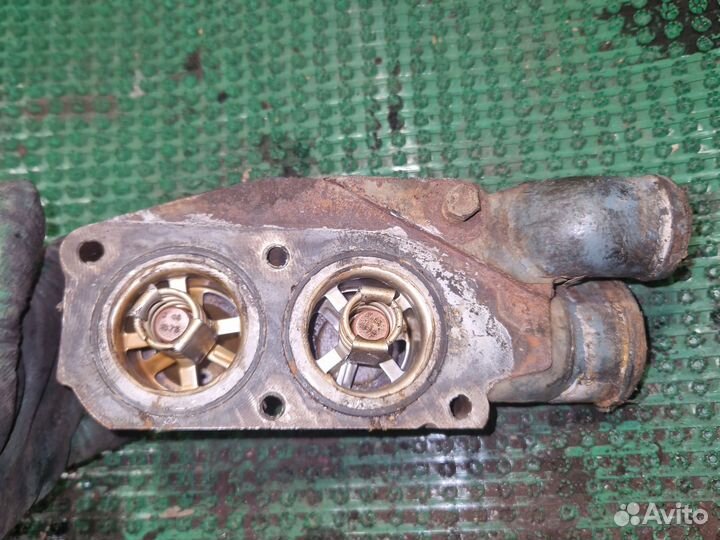 Корпус термостата Detroit Diesel 14