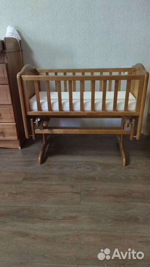 Деревянная колыбель с маятником Troll