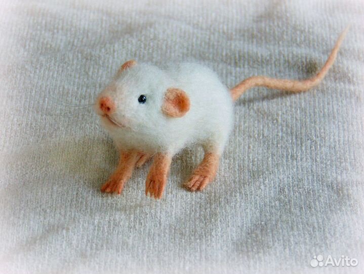 Реалистичная белая мышь (на заказ)