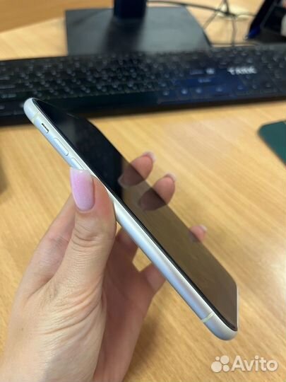 Телефон iPhone XR, 64 Гб