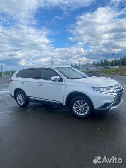 Mitsubishi Outlander 2.0 CVT, 2017, 135 000 км