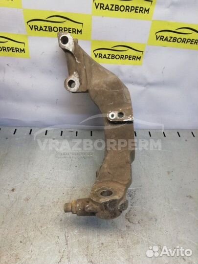 Кулак поворотный передний правый Nissan Teana J32