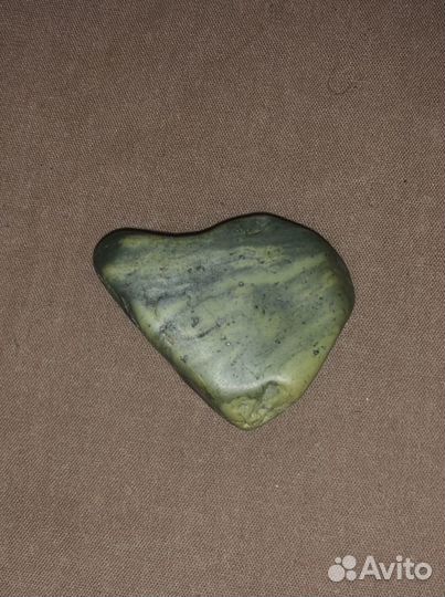 Нефрит галька