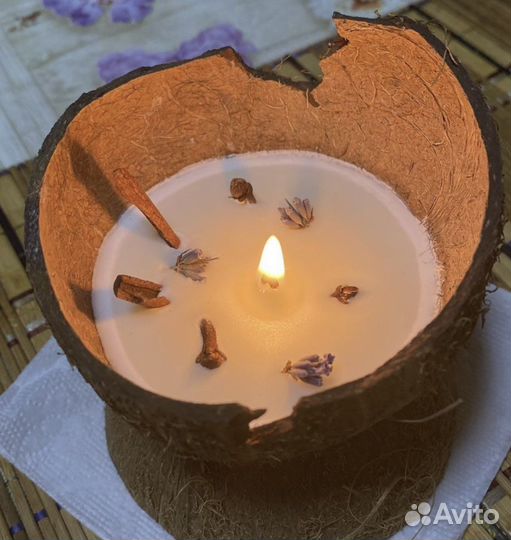 Свеча в кокосе