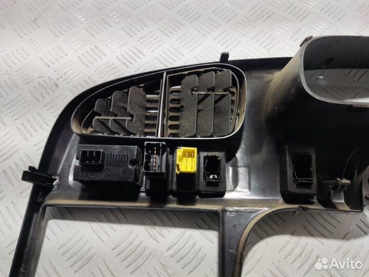 Накладка центральной консоли Kia Spectra 1.6 S6D