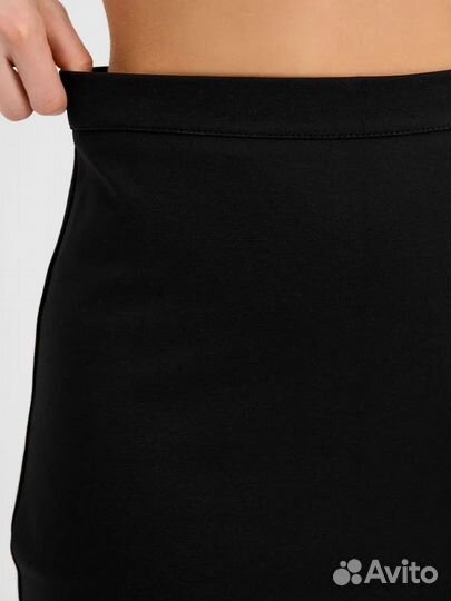 Юбка миди с разрезом в чёрном цвете