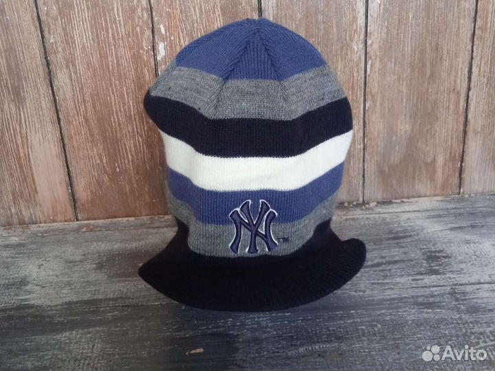 Шапка новая с козырьком весна/ осень для парня