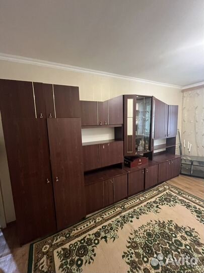 Стенка в гостинну