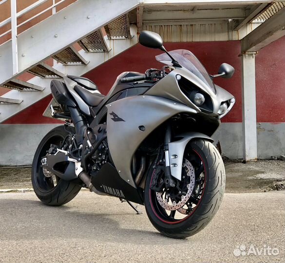 Продам Yamaha YZF-R1 12 года