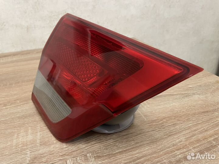 Фонарь левый в крышку багажника Jeep GC WK2