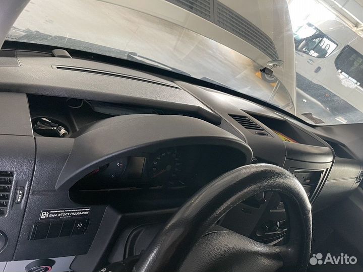 Туристический автобус Volkswagen Crafter, 2011