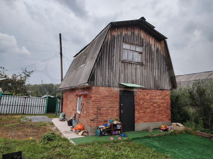 Дом 30 м² на участке 5 сот.
