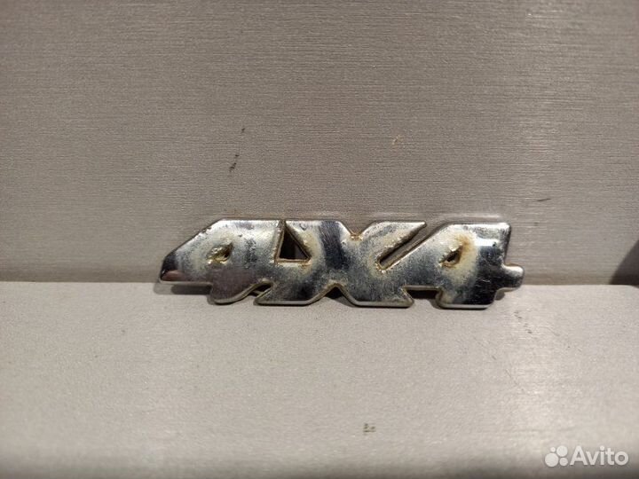 Эмблема Suzuki Grand Vitara Xl7 H27A 2001