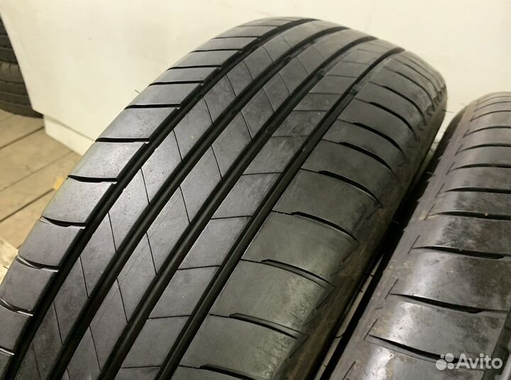 Bridgestone Turanza T005 215/60 R17
