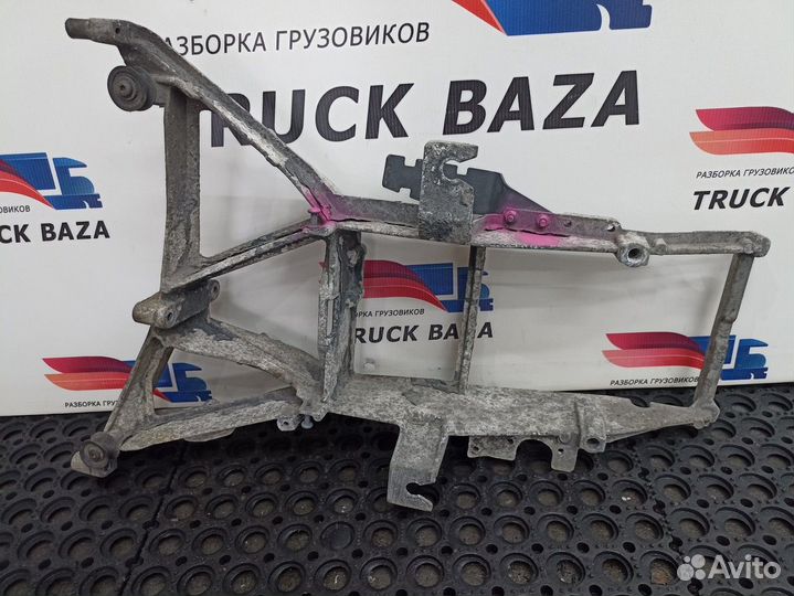 Кронштейн фары левой Daf XF105