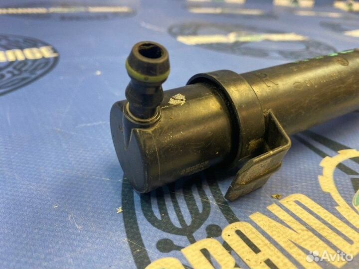 Форсунка омывателя фары правая Mercedes-Benz