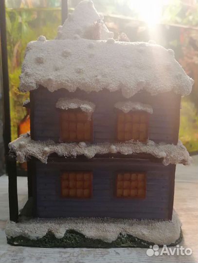 Новогодний домик с подсветкой