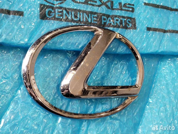 Передняя эмблема Лексус LS 09-12