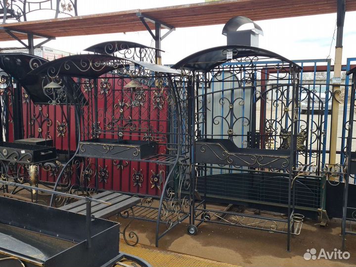 Кованые мангалы с крышей