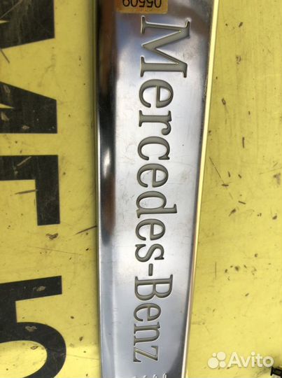 Mercedes W257 C257 CLS накладка порога передняя R