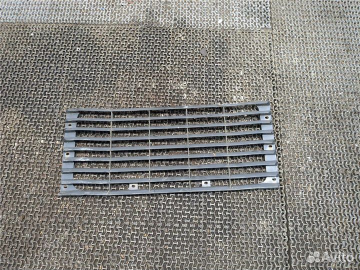 Решетка радиатора Land Rover Defender, 1984