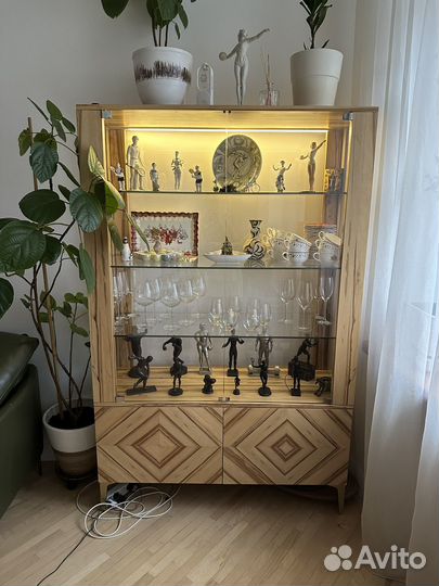 Шкаф сервант