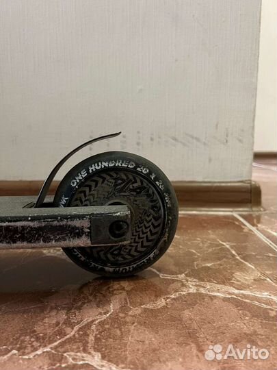 Трюковой самокат plank street