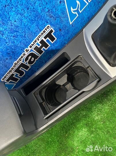 Подлокотник Mazda 3 BL Z6 2011