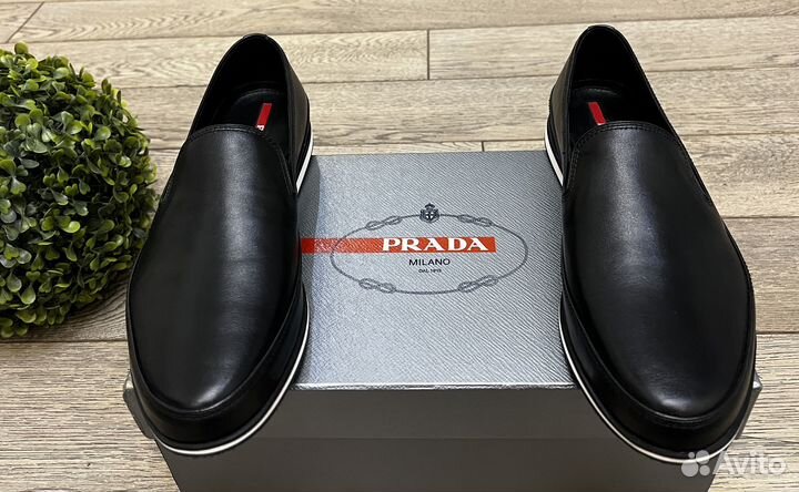 Кожаные лоферы Prada оригинал