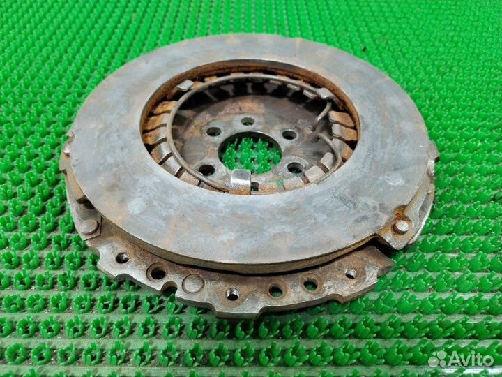 Корзина сцепления Volkswagen Golf 4 AZD 2002