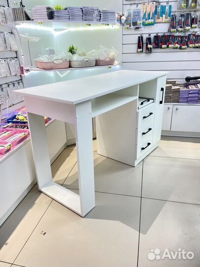 Маникюрный стол BOX