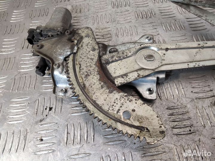 Стеклоподъёмник водительский Suzuki SX4