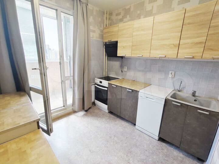 2-к. квартира, 50 м², 8/16 эт.