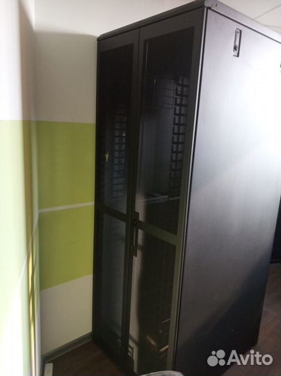 Шкаф серверный напольный NET-access CN1 Panduit