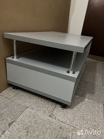 Тумба под телевизор или стол журнальный